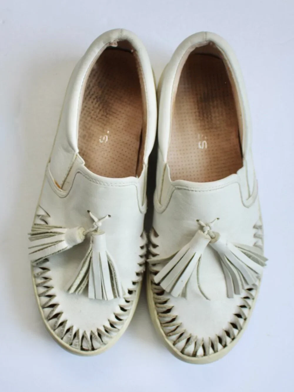 J/Slides NYC Aztec Leather Platform Tassel Sneakers White Size 6.5